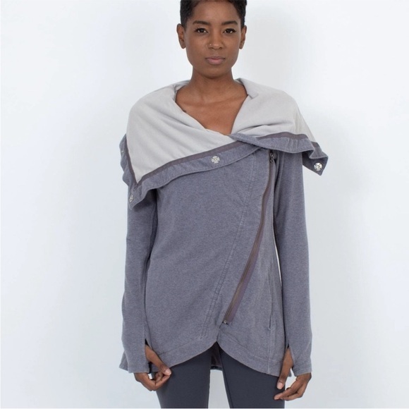 Lululemon - Sz. 10 - Method Wrap - Gray - Ombre Lining - Picture 3 of 7